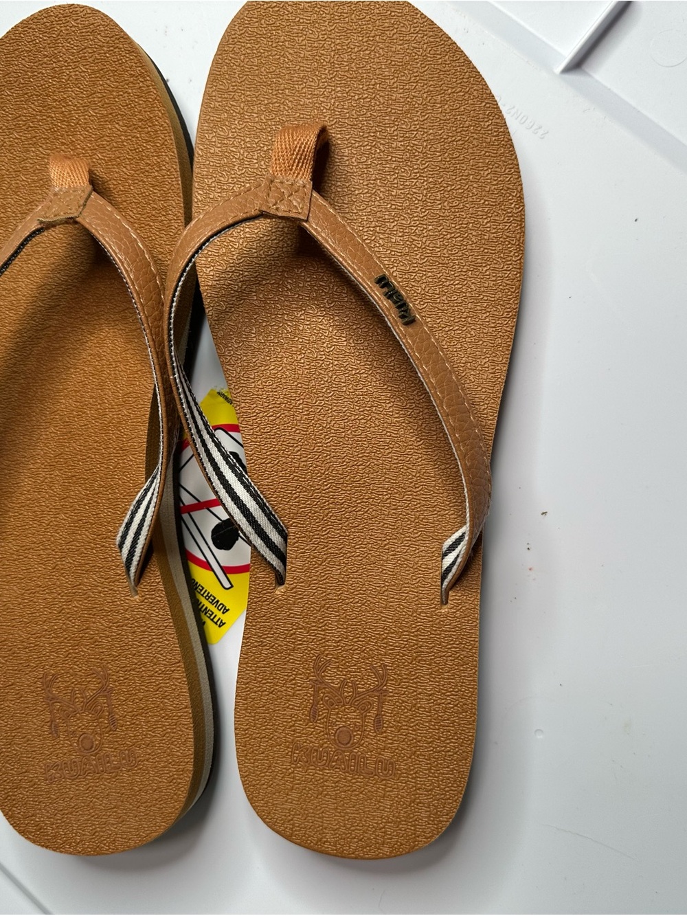 KuaiLu Women's Arch Support brown Flip Flops Tan Size 9 beach vacation spring